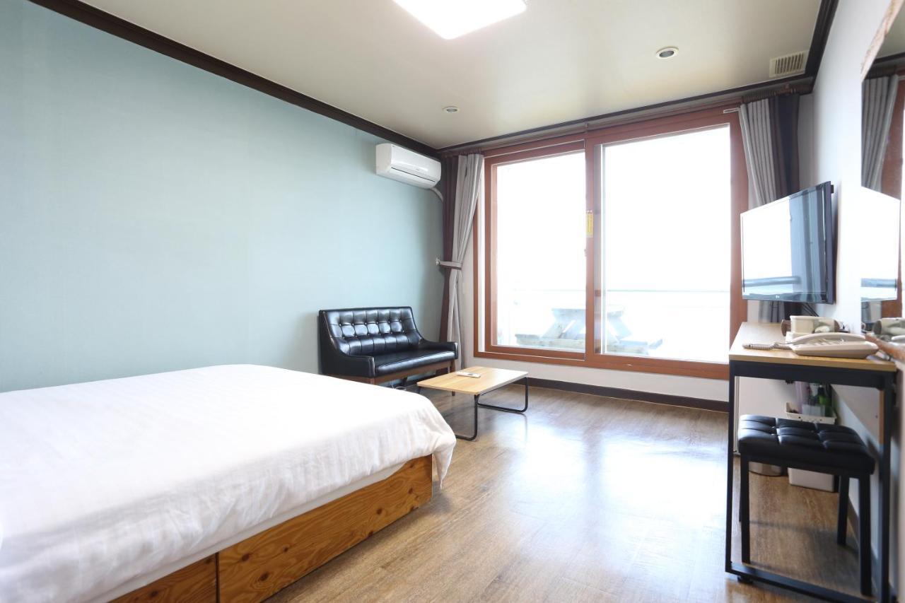 Motel Time à Gangneung Extérieur photo