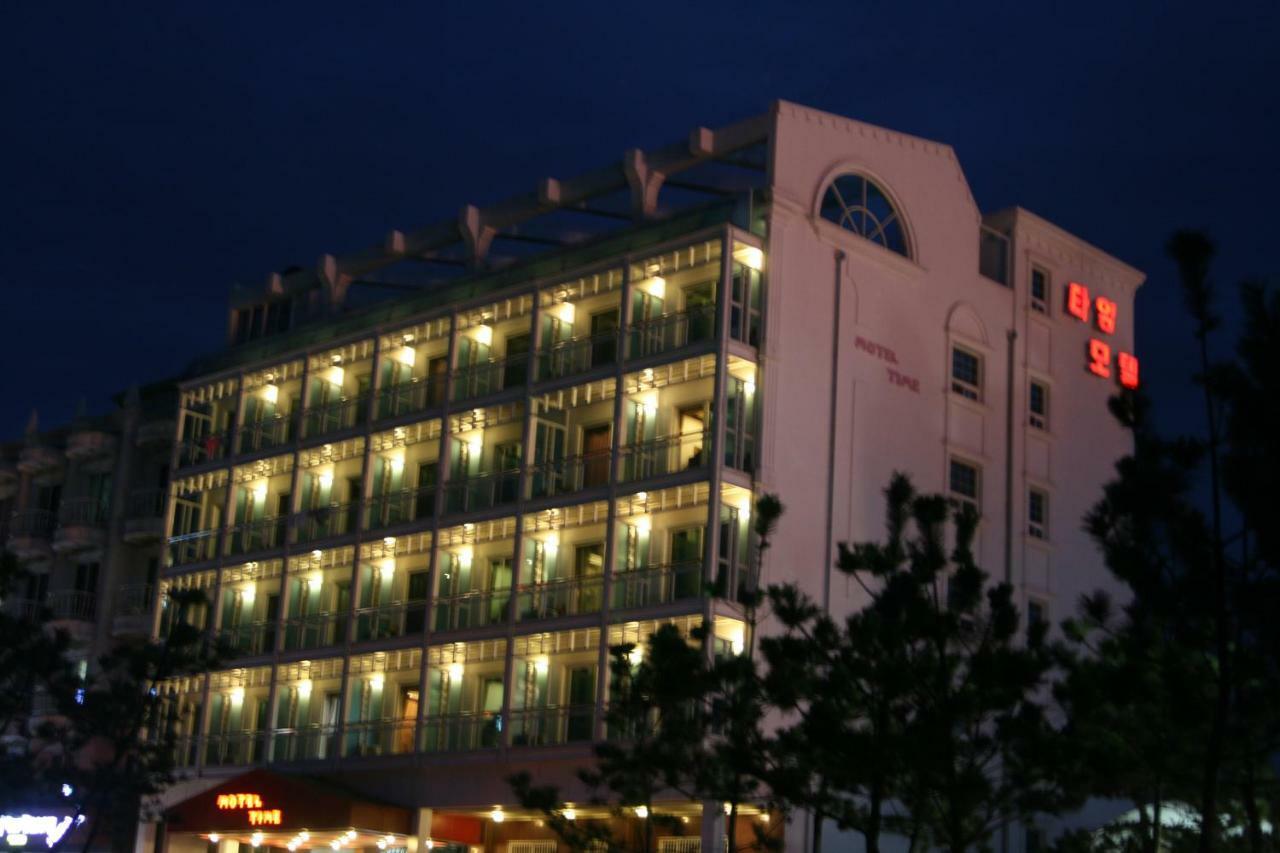 Motel Time à Gangneung Extérieur photo